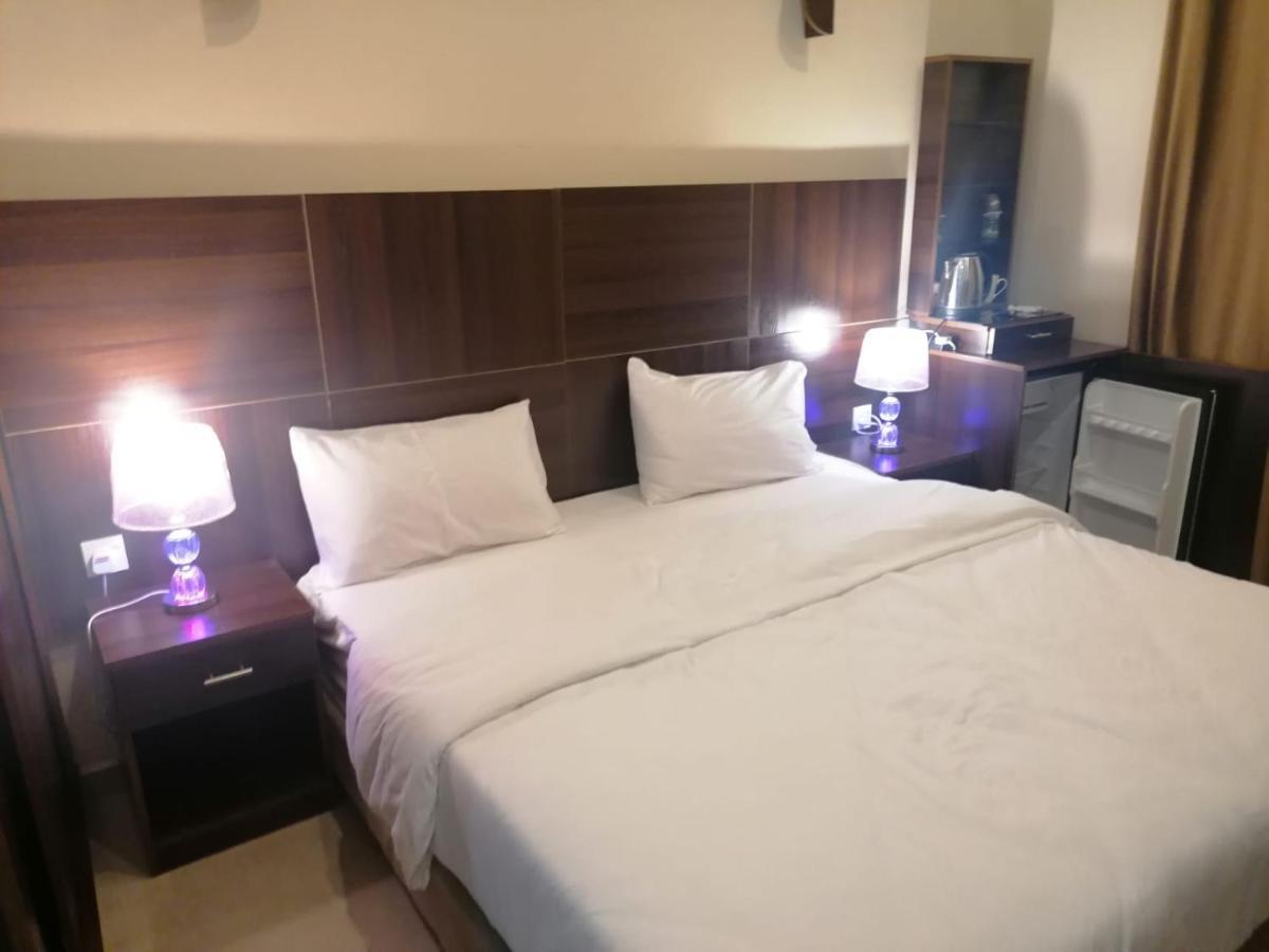 Nice View Hotel فندق الأطلالة الجميلة للعائلات فقط Aqaba Exterior photo